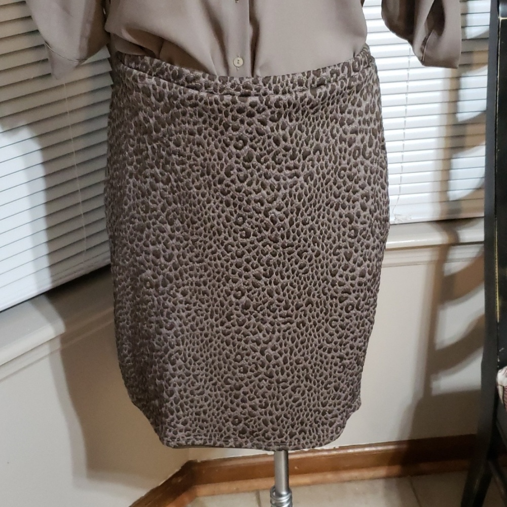 H&M Women's Animal Print Skirt Size L
